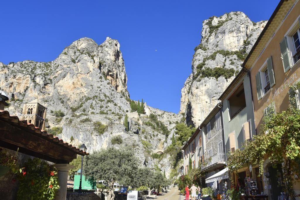 Готель Le Relais De Moustiers Екстер'єр фото